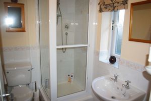 Ensuite- click for photo gallery